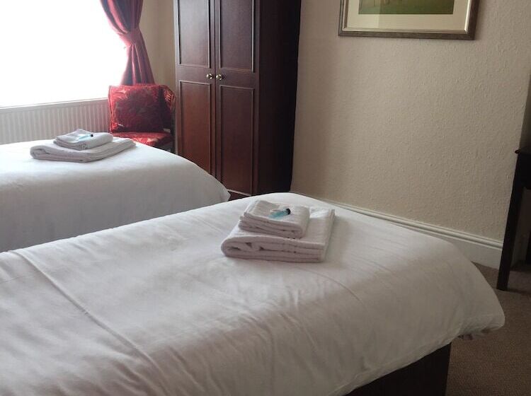 酒店 The George Inn