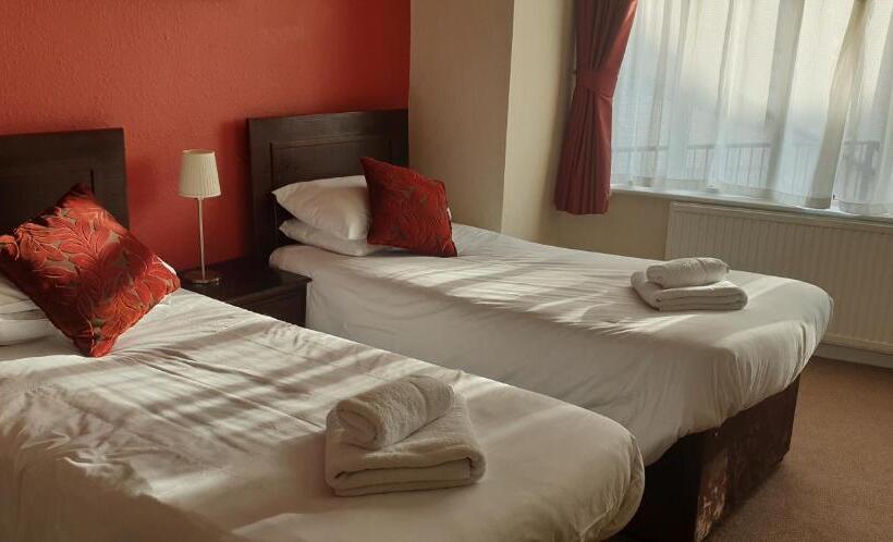 酒店 The George Inn