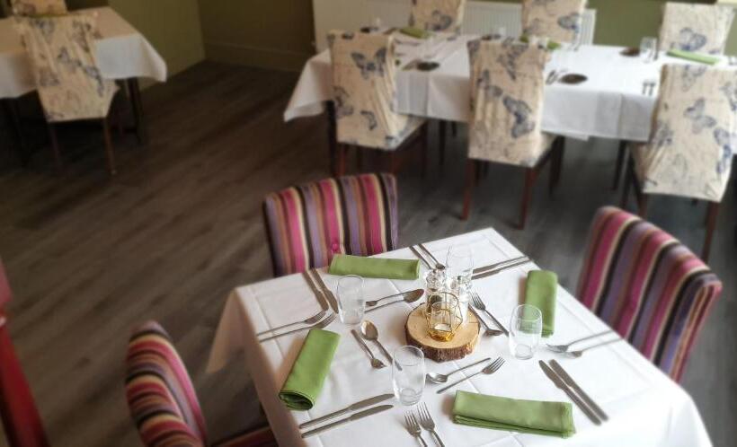 酒店 The George Inn