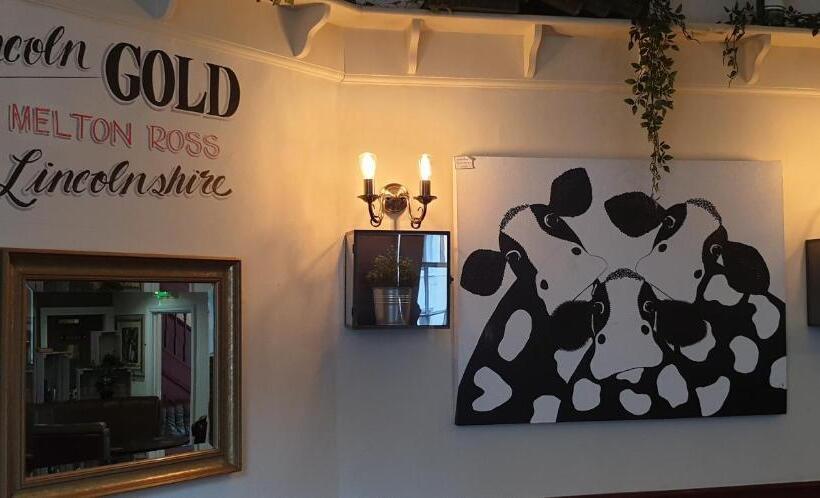 酒店 The George Inn