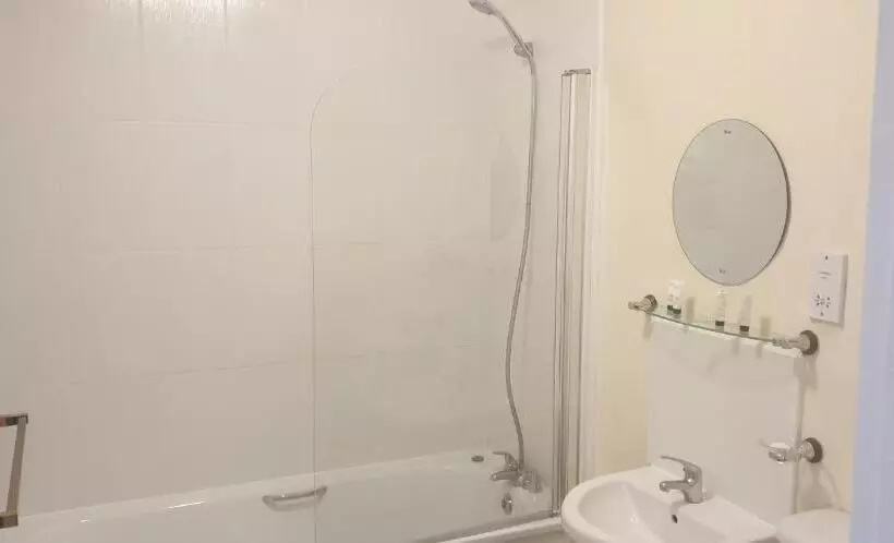 酒店 The George Inn