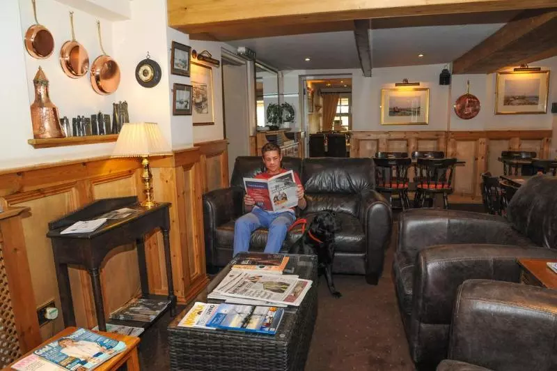 בית מלון כפרי The King William Iv Country Inn & Restaurant