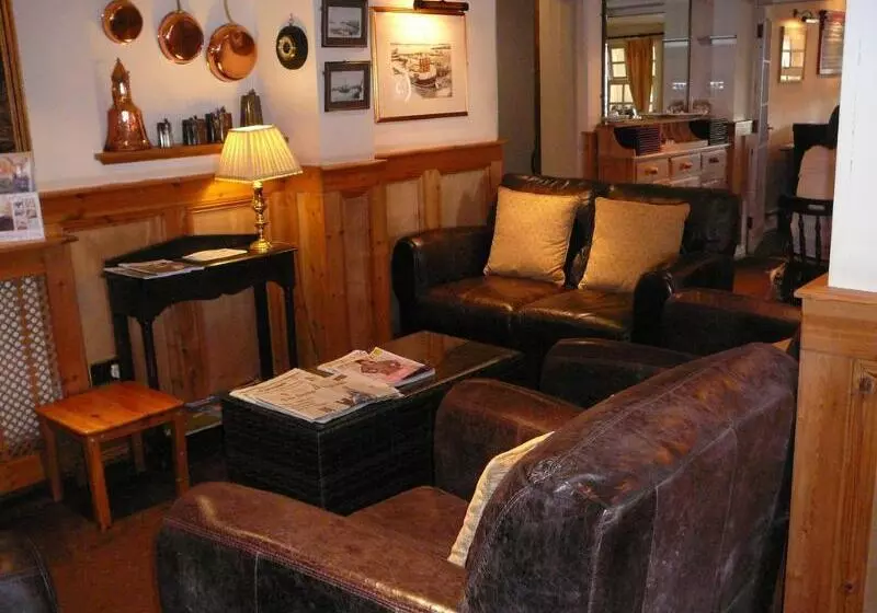 בית מלון כפרי The King William Iv Country Inn & Restaurant