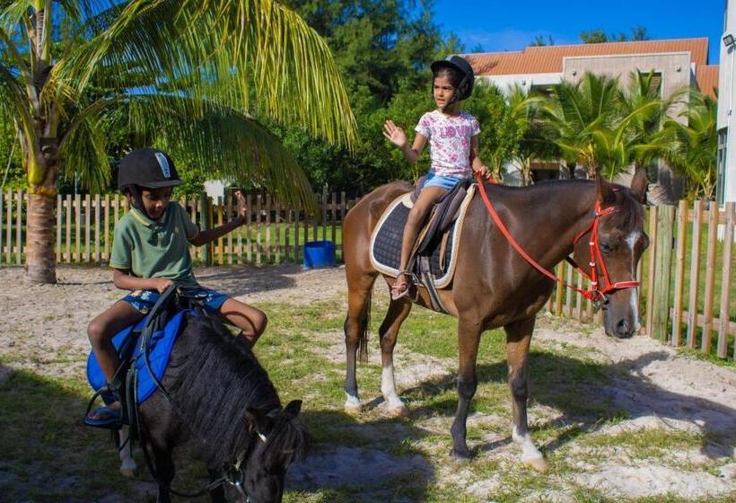 Otel Crystals Beach Resort Belle Mare, A Member Of Radisson Individuals