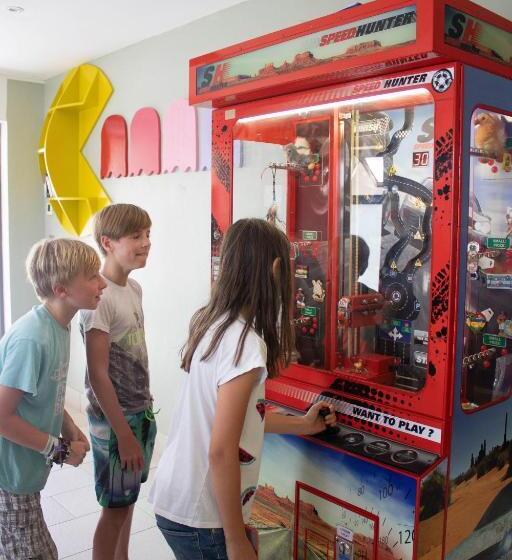 Otel Crystals Beach Resort Belle Mare, A Member Of Radisson Individuals