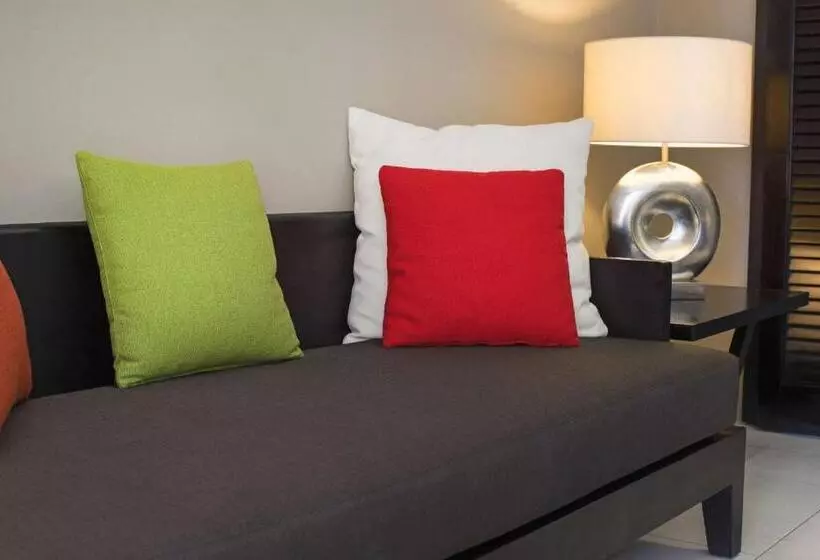 هتل Crystals Beach Resort Belle Mare, A Member Of Radisson Individuals