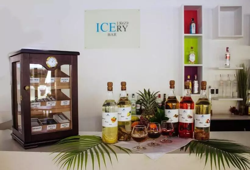 هتل Crystals Beach Resort Belle Mare, A Member Of Radisson Individuals