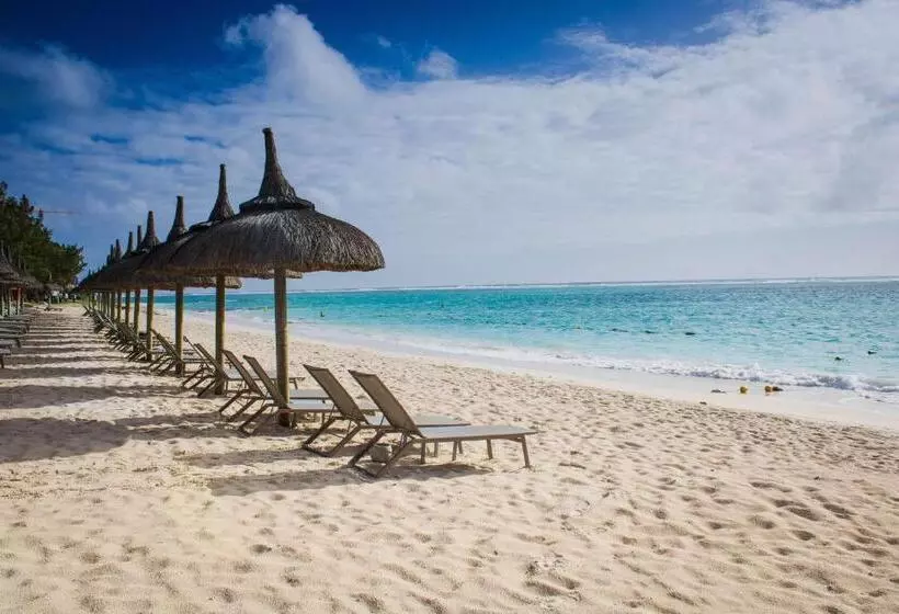 هتل Crystals Beach Resort Belle Mare, A Member Of Radisson Individuals