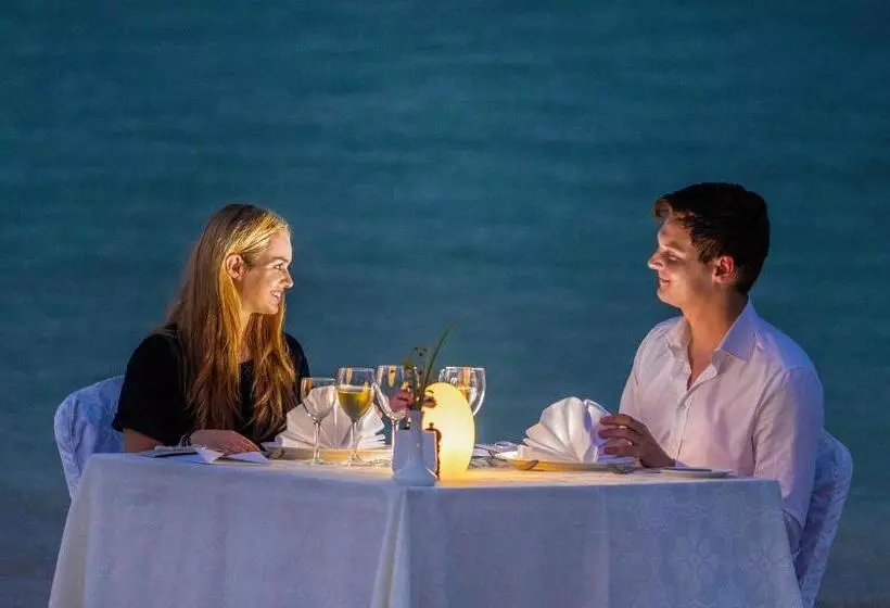 هتل Crystals Beach Resort Belle Mare, A Member Of Radisson Individuals