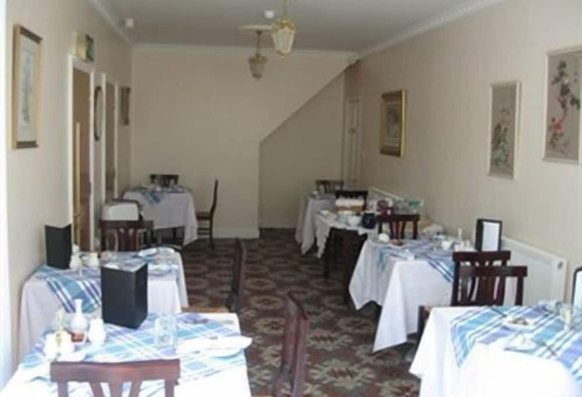 بنسيون Hazelwood House