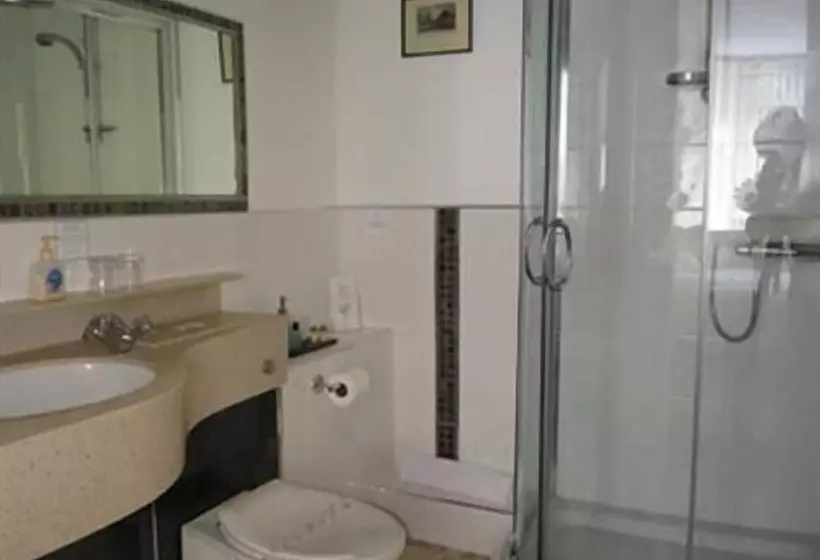 Пансион Hazelwood House