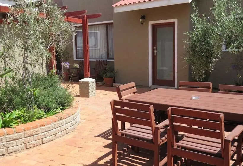 پانسیون Sandfields Guesthouse