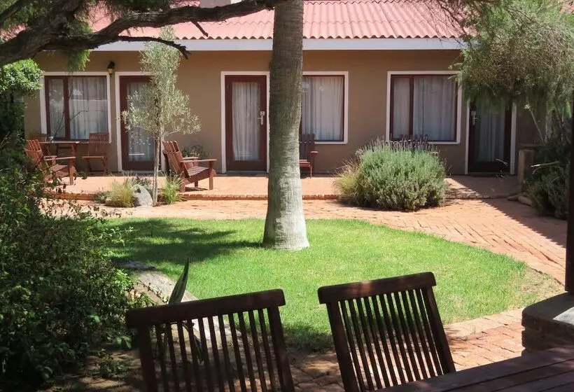 پانسیون Sandfields Guesthouse