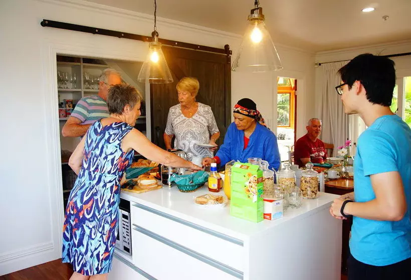 פנסיון Taiparoro House 1882