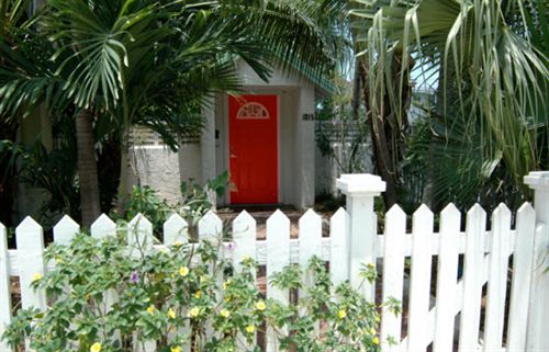 بنسيون The Beach Bungalow