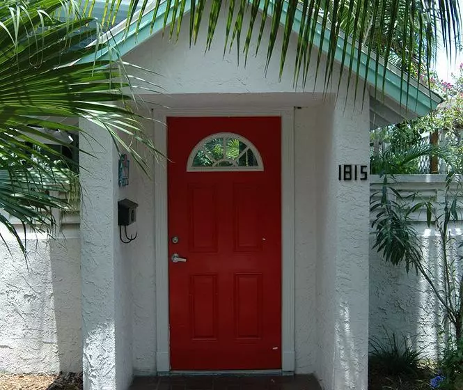 Пансион The Beach Bungalow