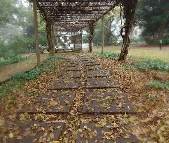 Пансион The Castle On Tamborine