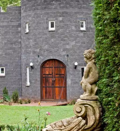 Пансион The Castle On Tamborine