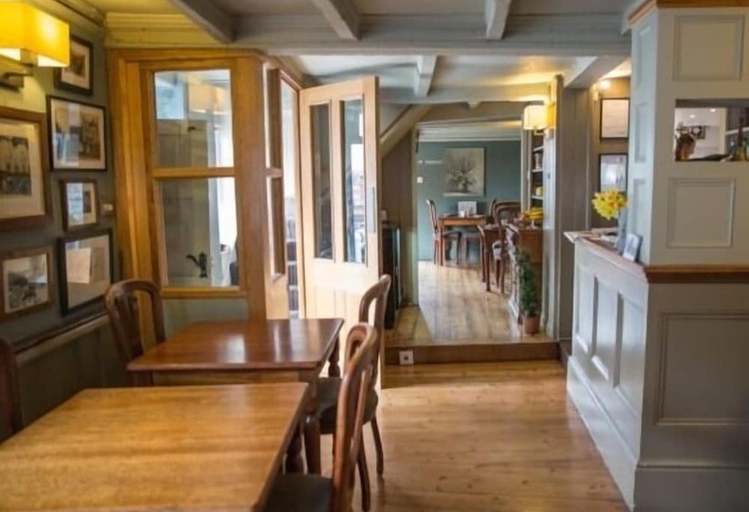 بنسيون Old Borough Arms