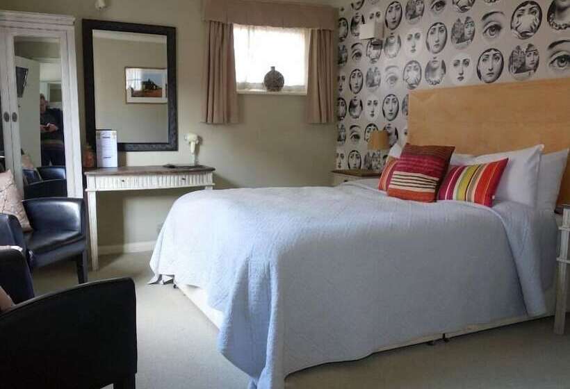 بنسيون Old Borough Arms