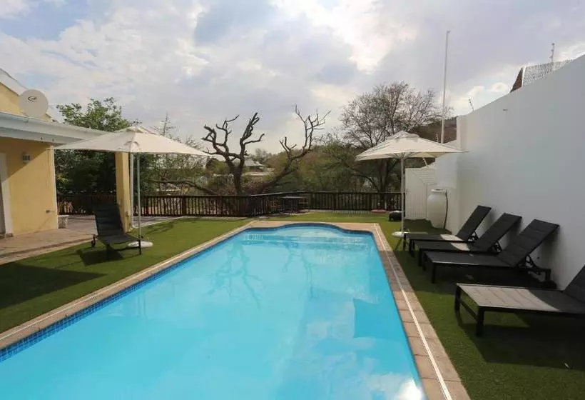 پانسیون Villa Moringa Guesthouse