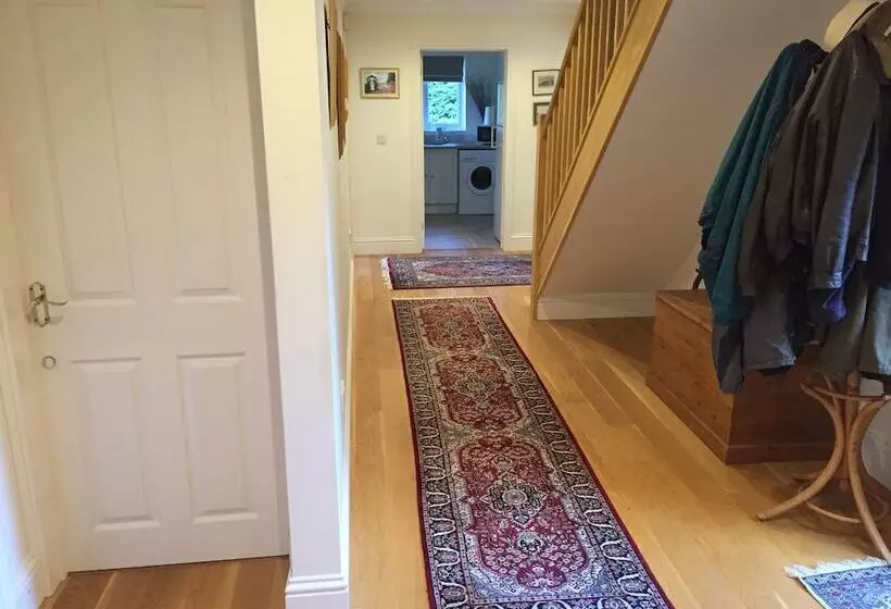 تختخواب و صبحانه Riverdown