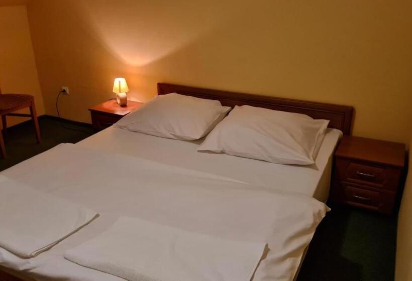 ユースホステル Ik Orlik