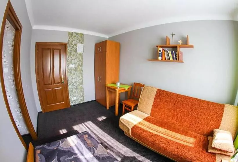 ユースホステル Wieczernik Dom Rekolekcyjny Księży Pallotynów