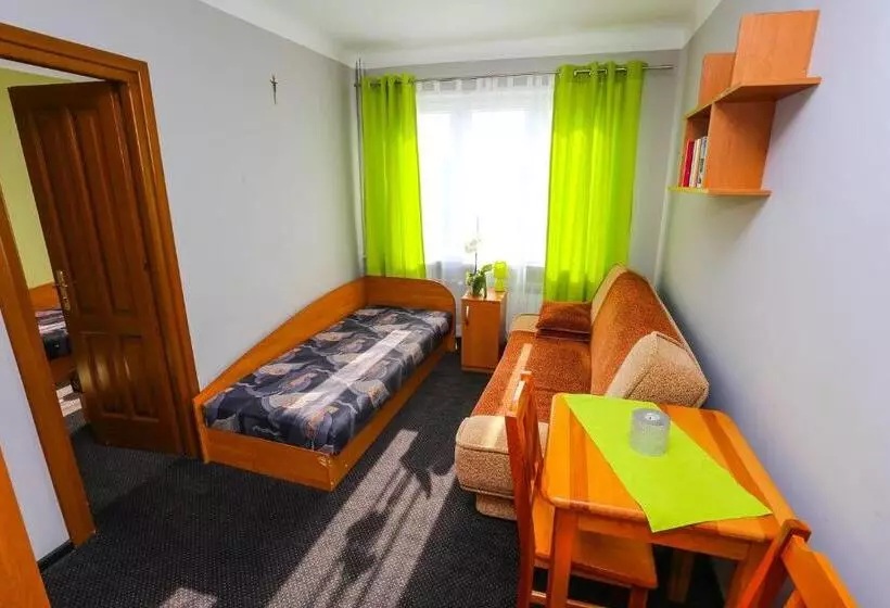 ユースホステル Wieczernik Dom Rekolekcyjny Księży Pallotynów