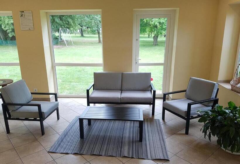 הוסטל Wieczernik Dom Rekolekcyjny Księży Pallotynów