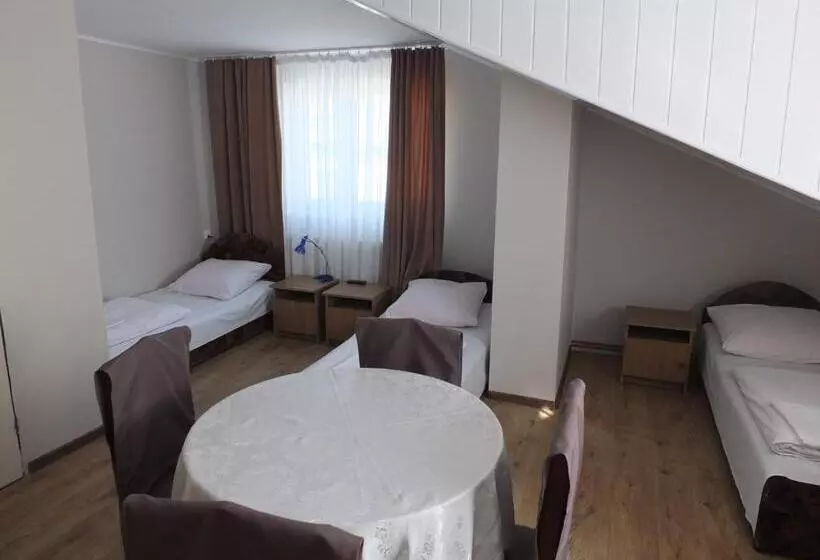 Retkeilymaja Zajazd Galicja