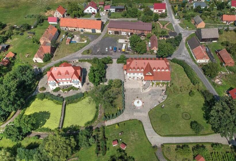 הוסטל Zespół Pałacowo Parkowy Bądzów