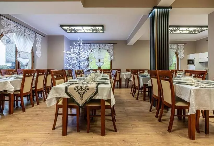 Aamiaismajoitus (B&B) Leśny Dworek Biały Dunajec