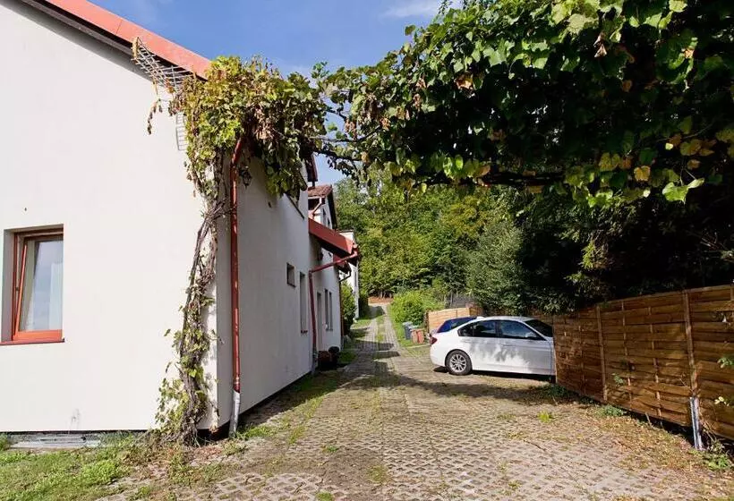 تختخواب و صبحانه Olkuska 107 A