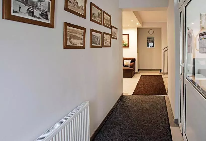 تختخواب و صبحانه Olkuska 107 A