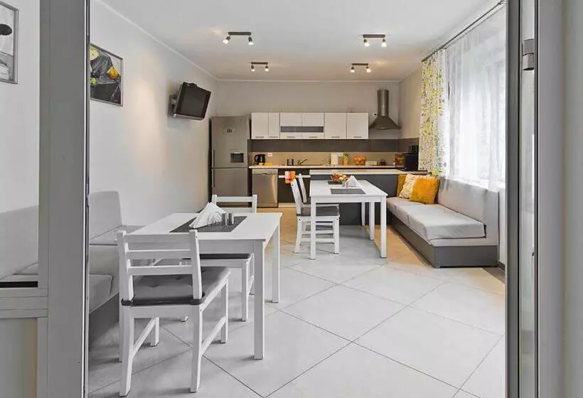 تختخواب و صبحانه Olkuska 107 A