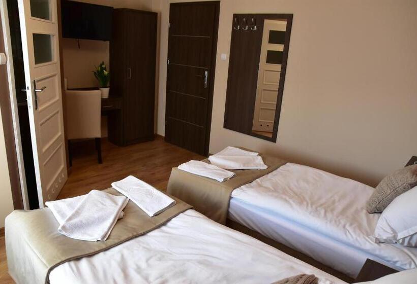 민박 Pokoje Restauracja Lech