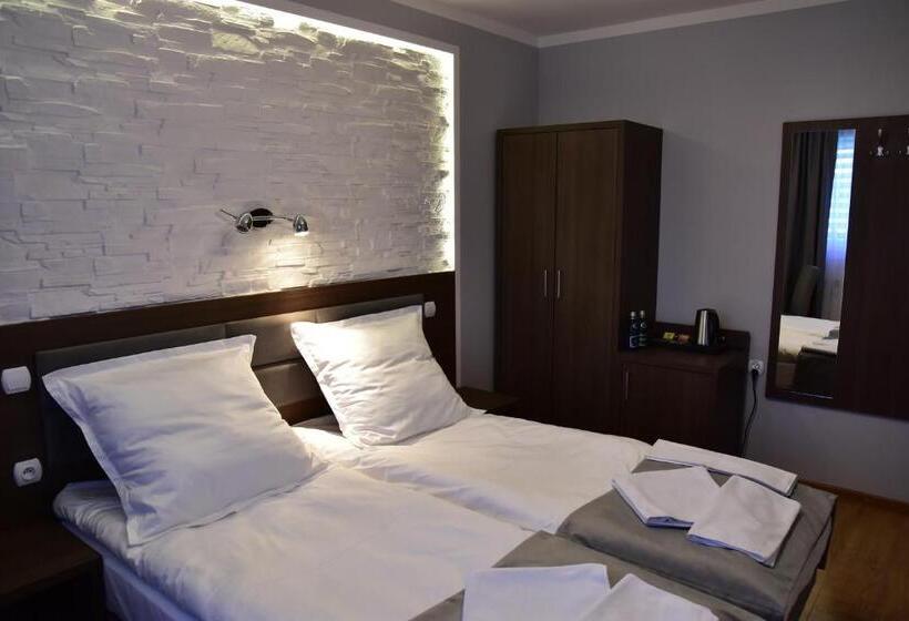 민박 Pokoje Restauracja Lech