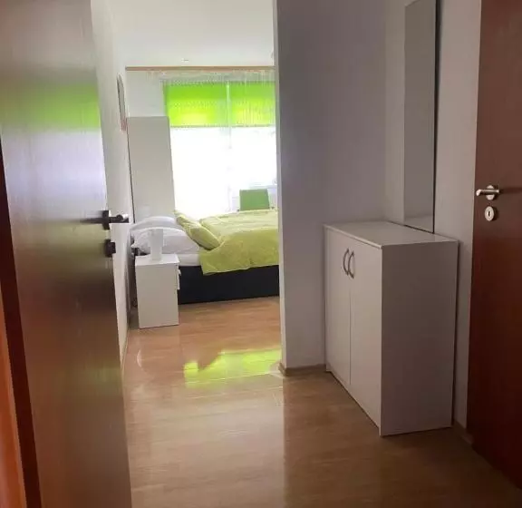 تختخواب و صبحانه Villa Orzechowski