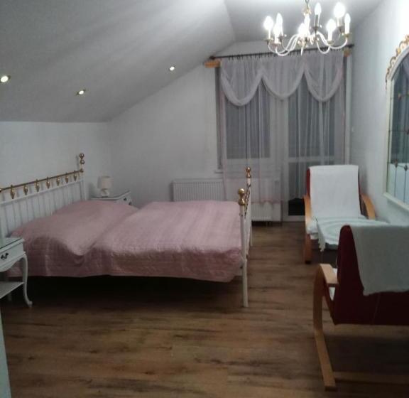 Nocleg ze śniadaniem Villa Orzechowski