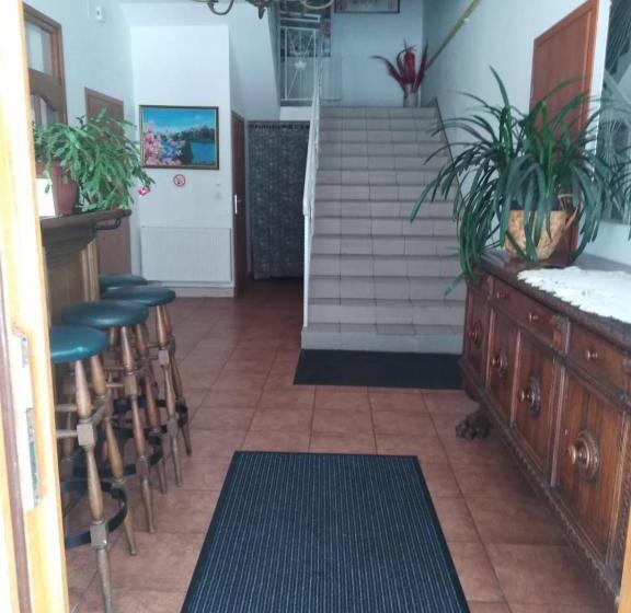 Nocleg ze śniadaniem Villa Orzechowski