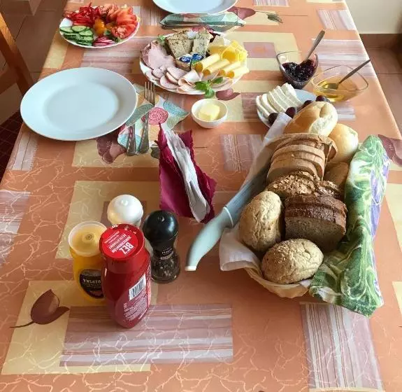 ホテル Agroturystyka Podzamcze