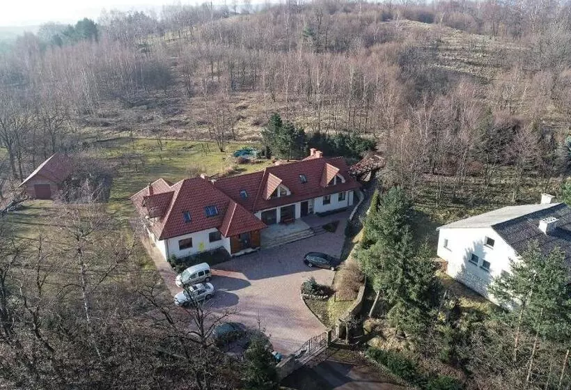 ホテル Agroturystyka Podzamcze