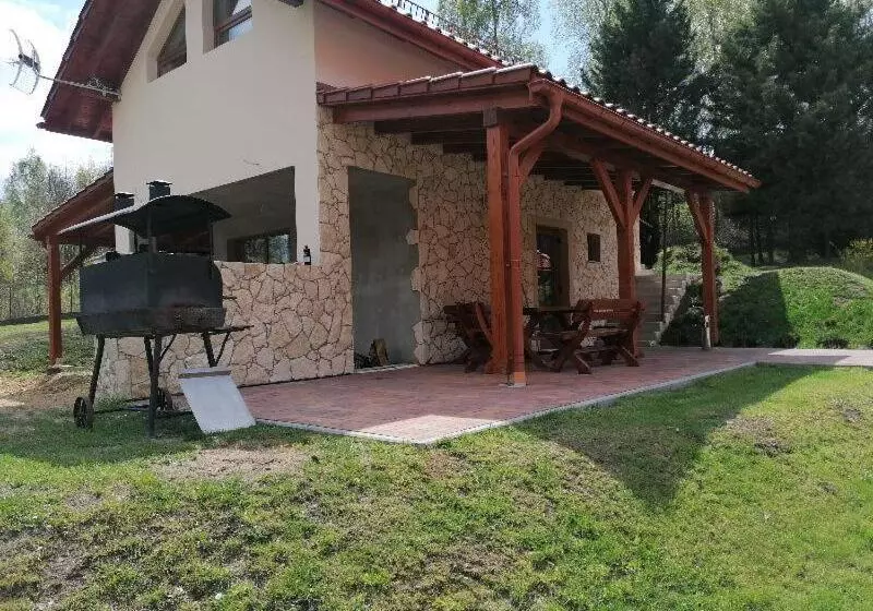 ホテル Agroturystyka Podzamcze