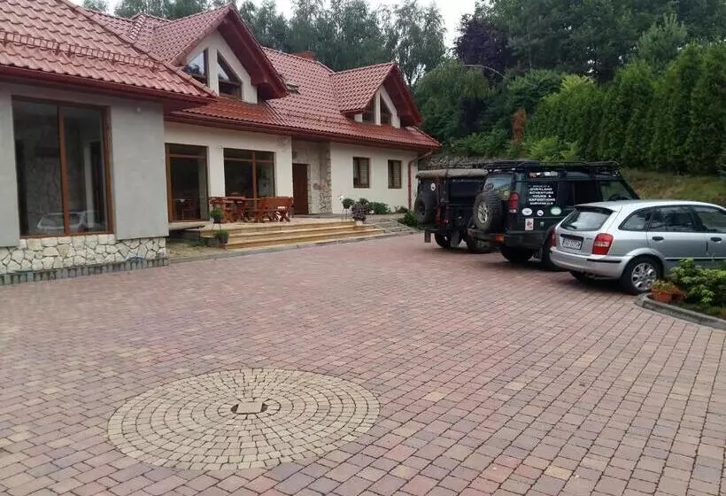 ホテル Agroturystyka Podzamcze
