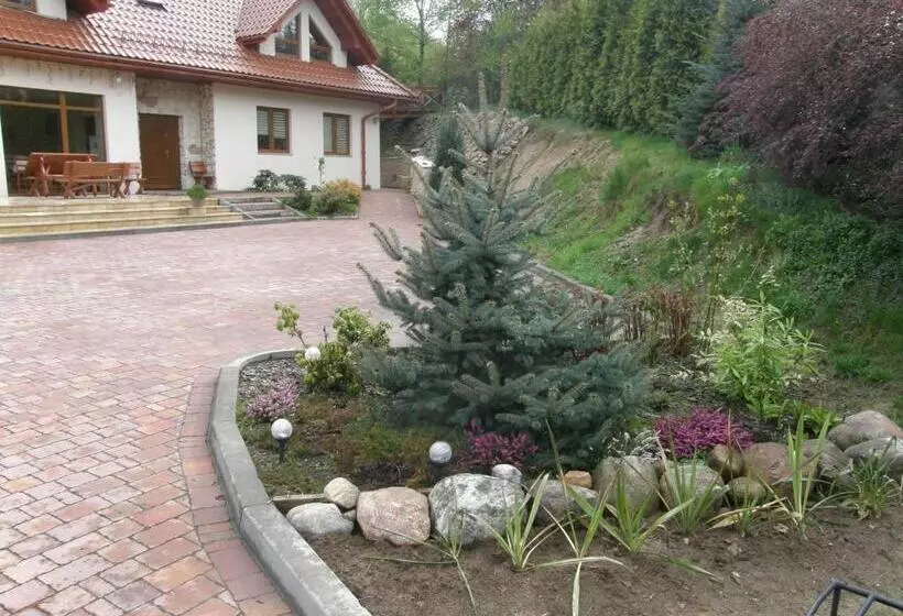 ホテル Agroturystyka Podzamcze