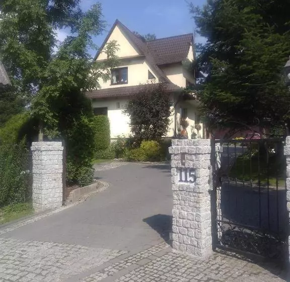 ホテル Agroturystyka U Tadysa