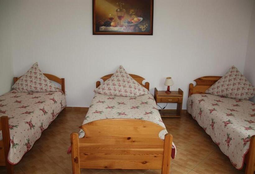 호텔 Bieszczadzki Krakowiak 575 894 584 Lub 535 595 732