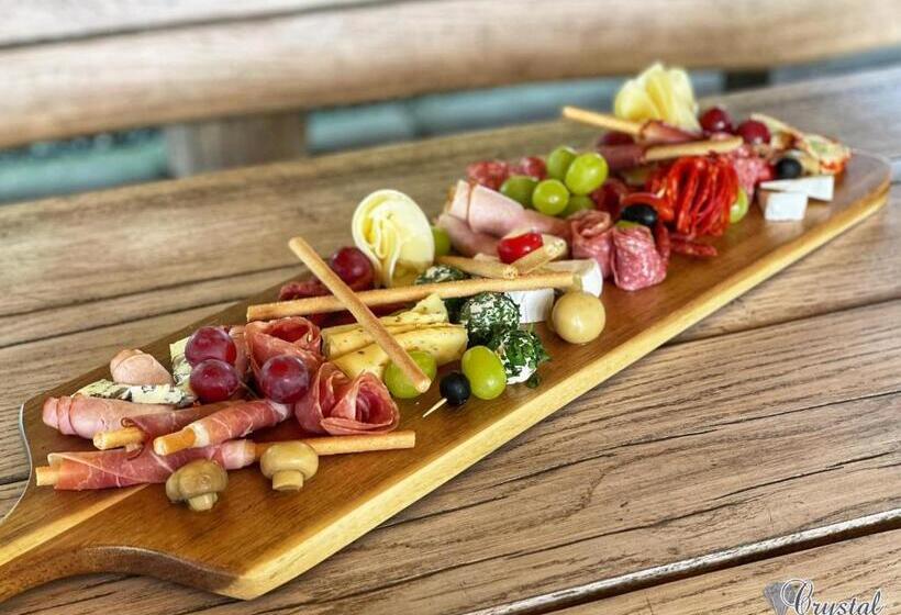 בית מלון כפרי Crystal