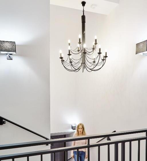 호텔 Noclegi Pod Sokołem